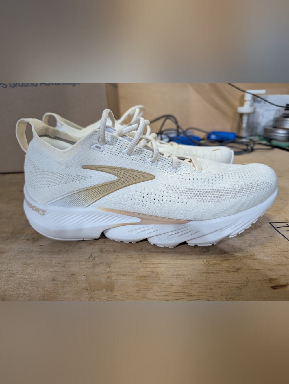 Brooks Glycerin Flex Men's Cream and Tan Athletic Running Sneakers